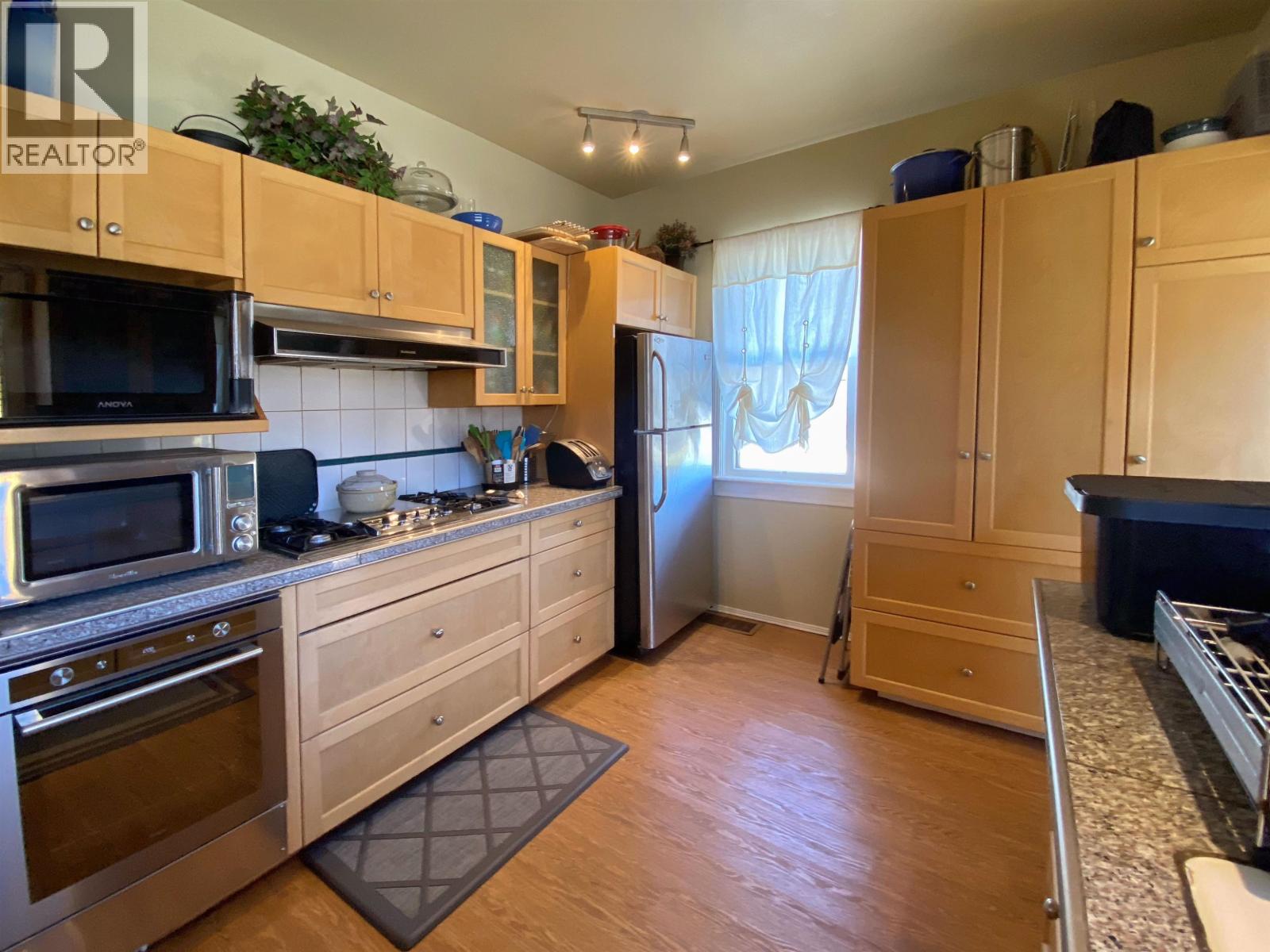 232 W 4TH AVENUE - 14