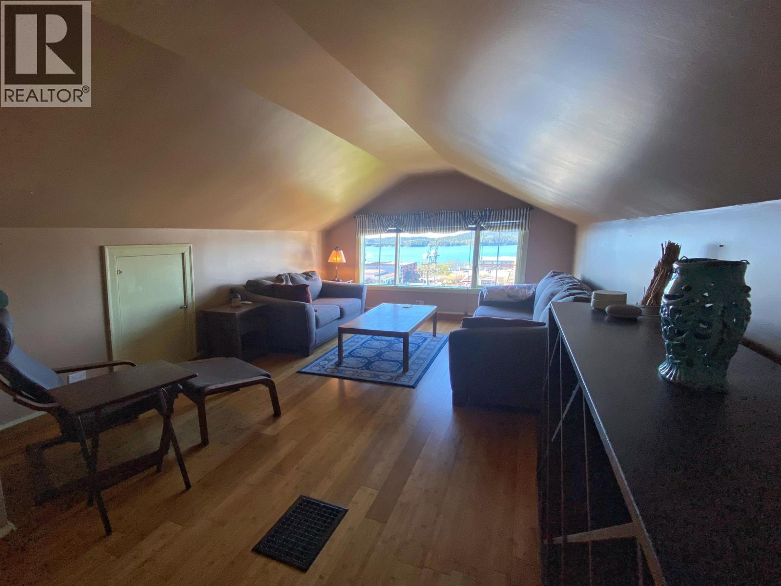 232 W 4TH AVENUE - 20