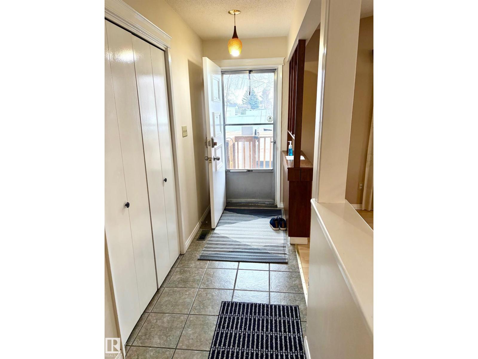 15208 92 ST NW, Edmonton