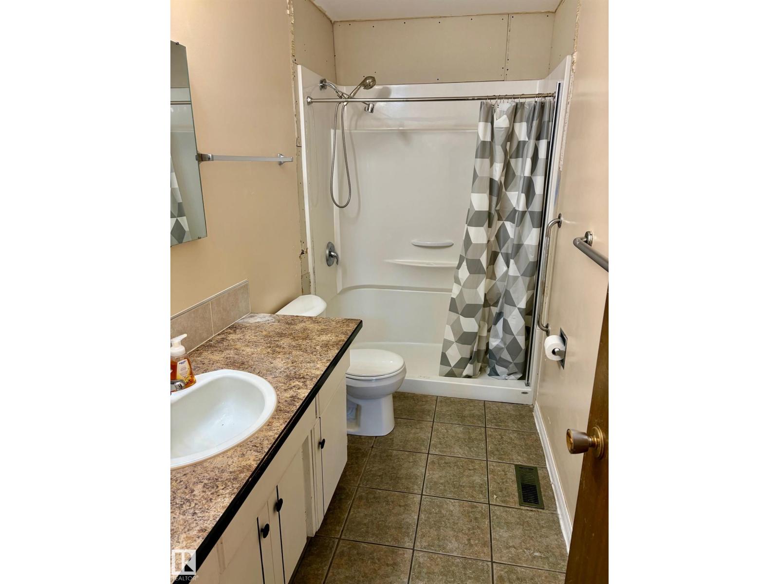 15208 92 ST NW, Edmonton