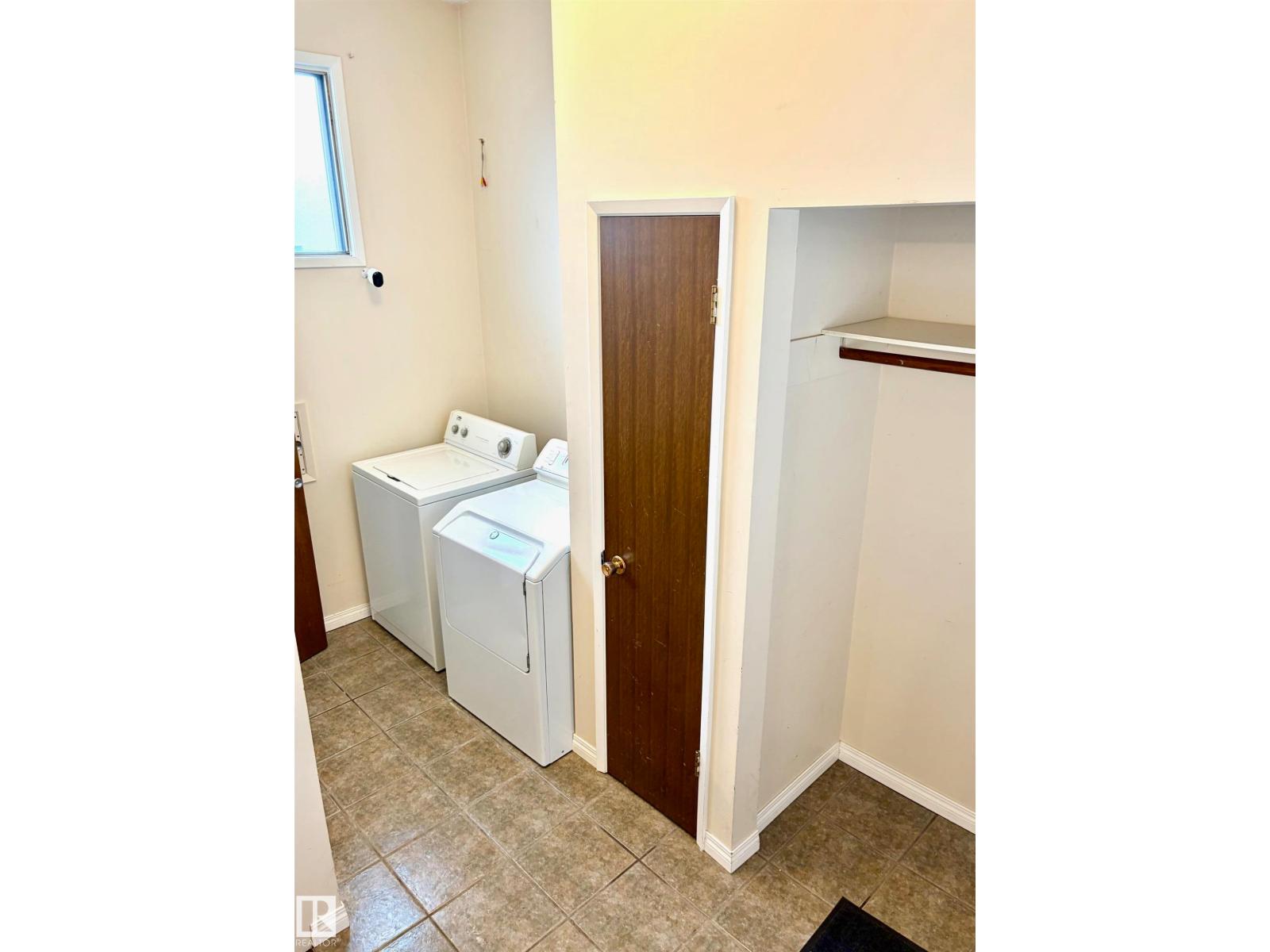 15208 92 ST NW, Edmonton