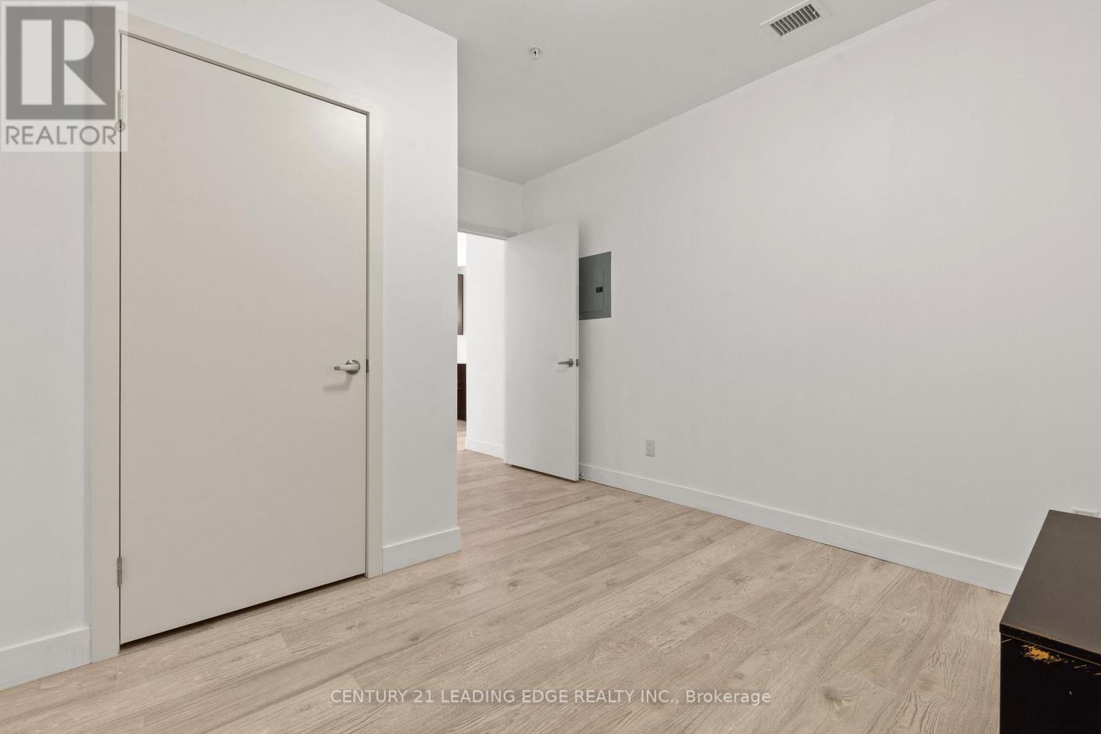 #1308 1 VICTORIA STREET S - 19