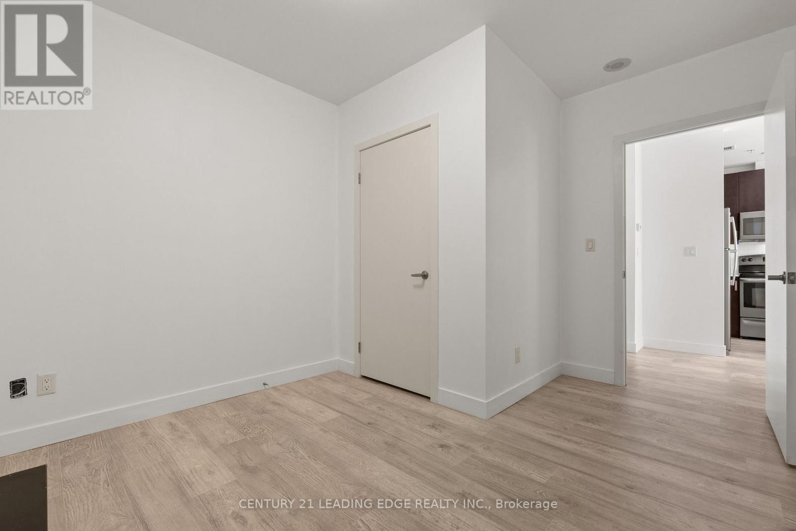 #1308 1 VICTORIA STREET S - 21