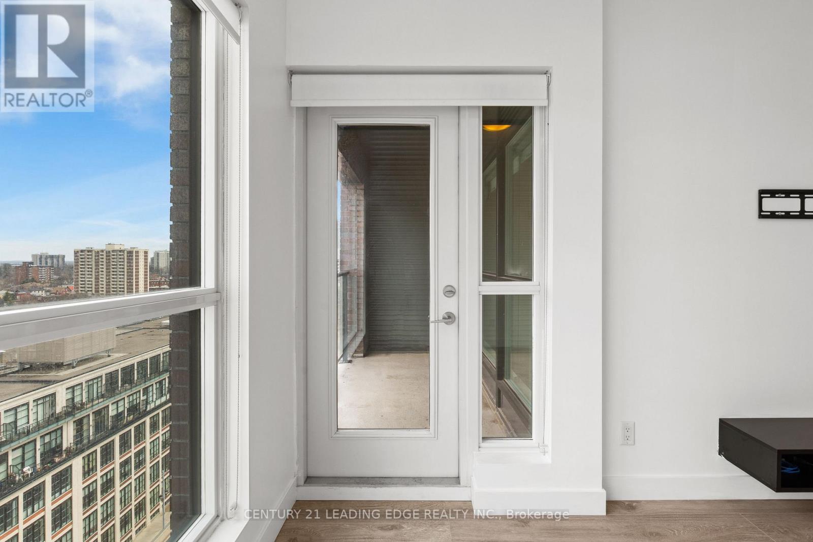 #1308 1 VICTORIA STREET S - 37