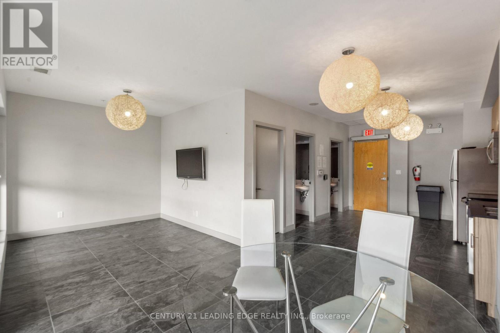 #1308 1 VICTORIA STREET S - 48