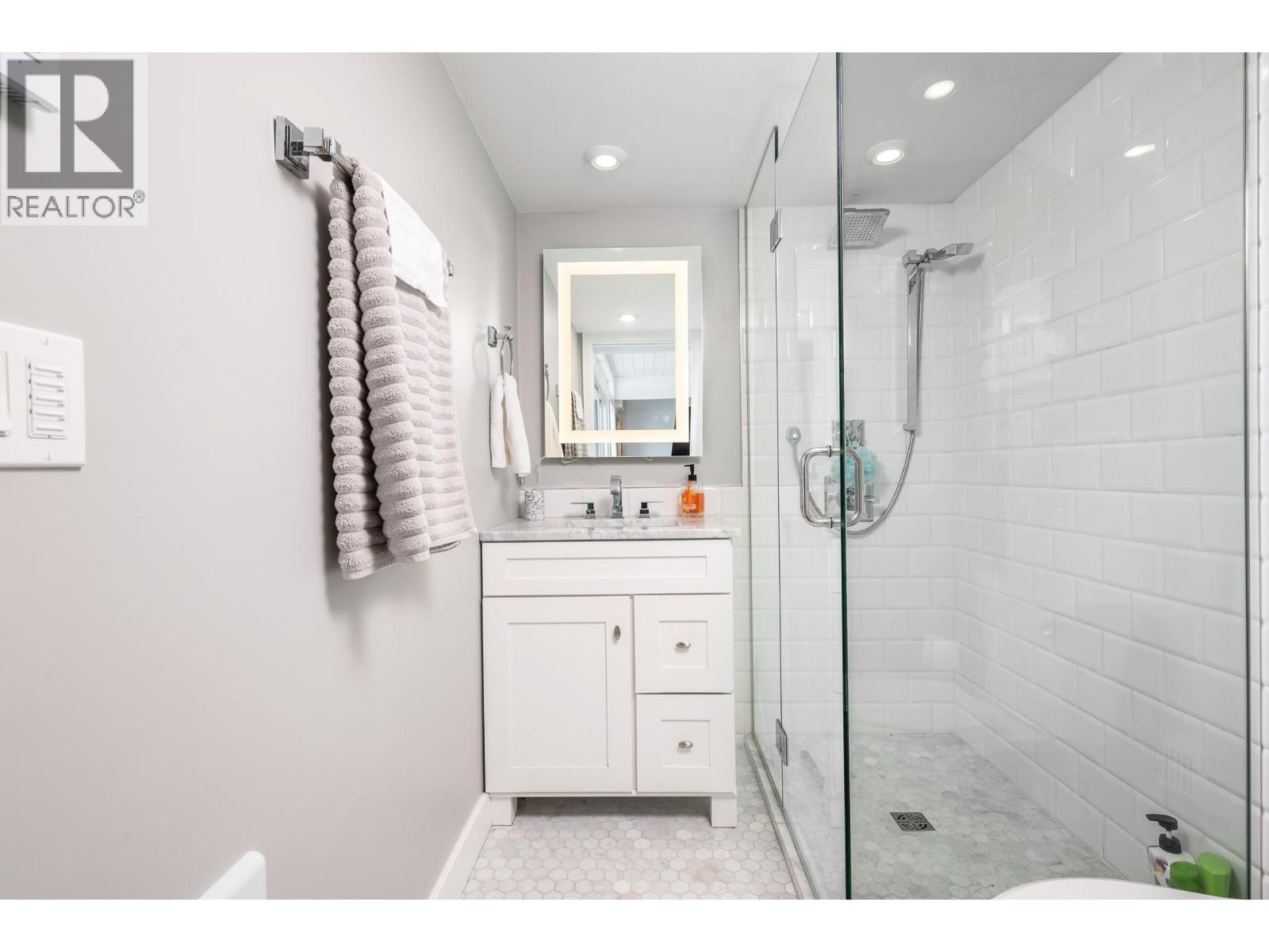 8800 Adventure Bay Road Unit# 4, Vernon