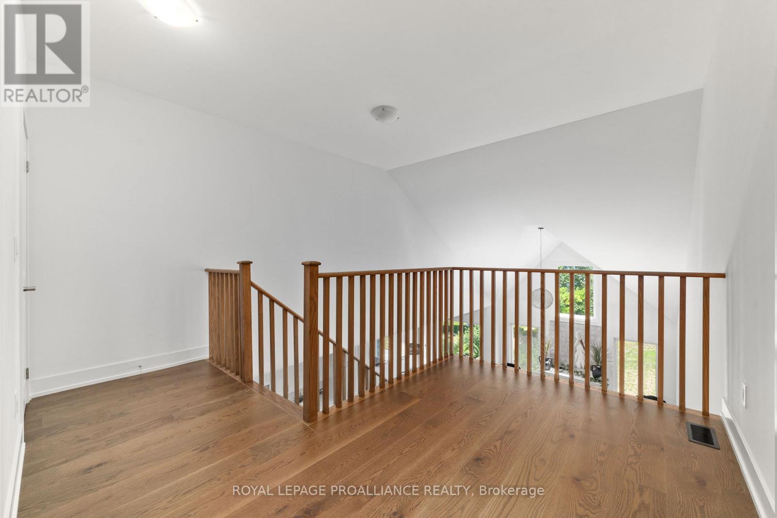 16 TWELVE TREES COURT - 25