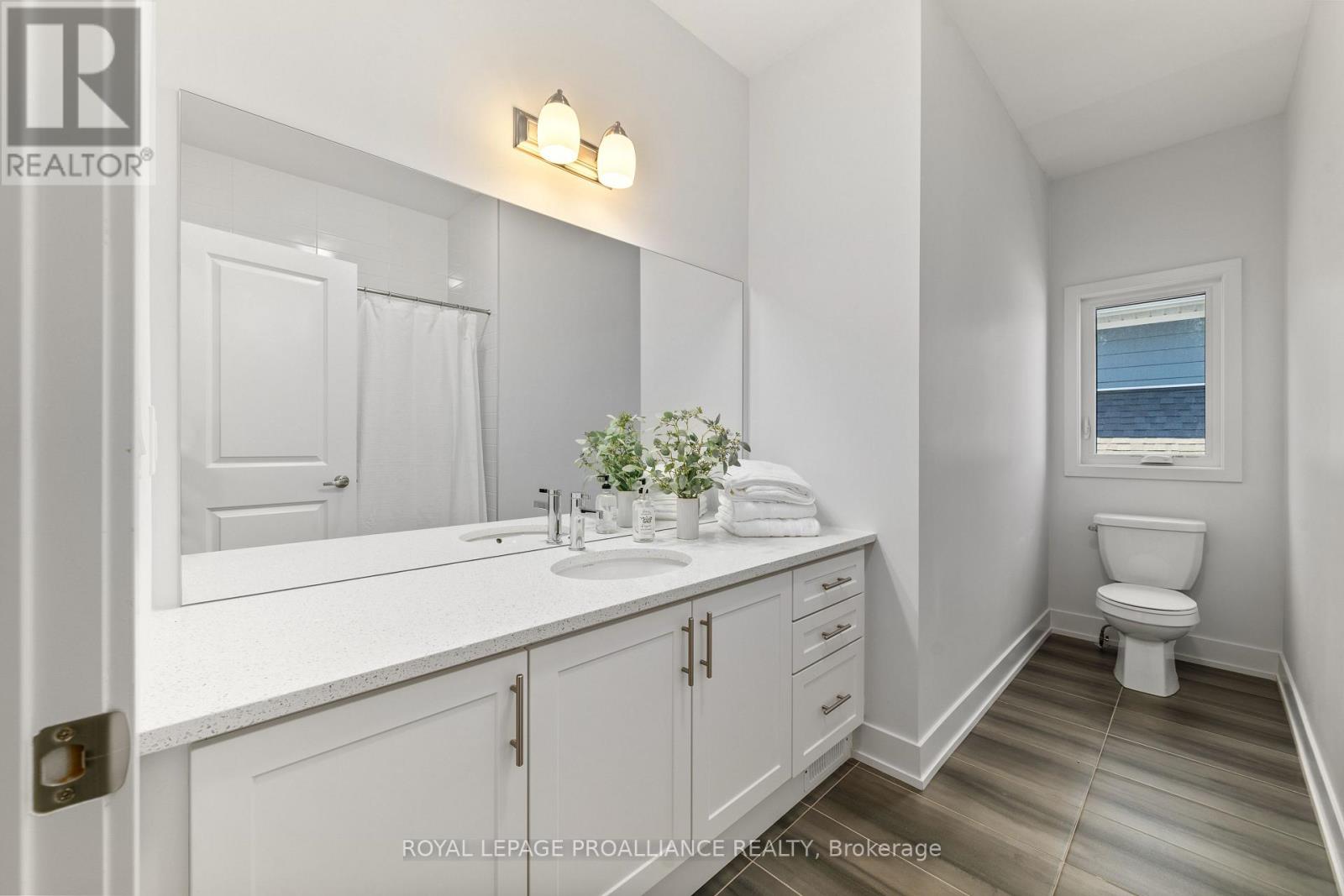 16 TWELVE TREES COURT - 27