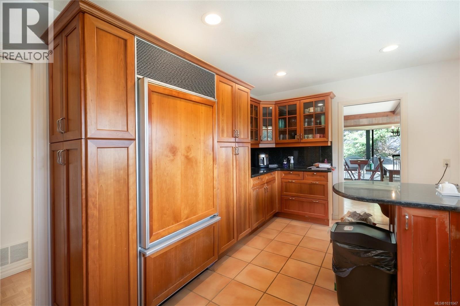 3610 OUTRIGGER RD - 21