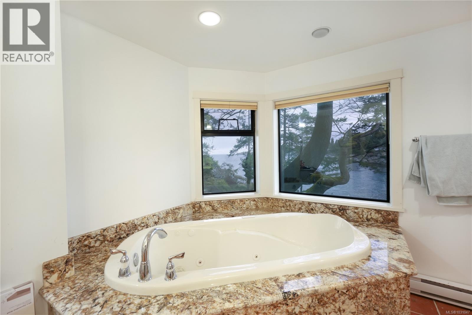 3610 OUTRIGGER RD - 24