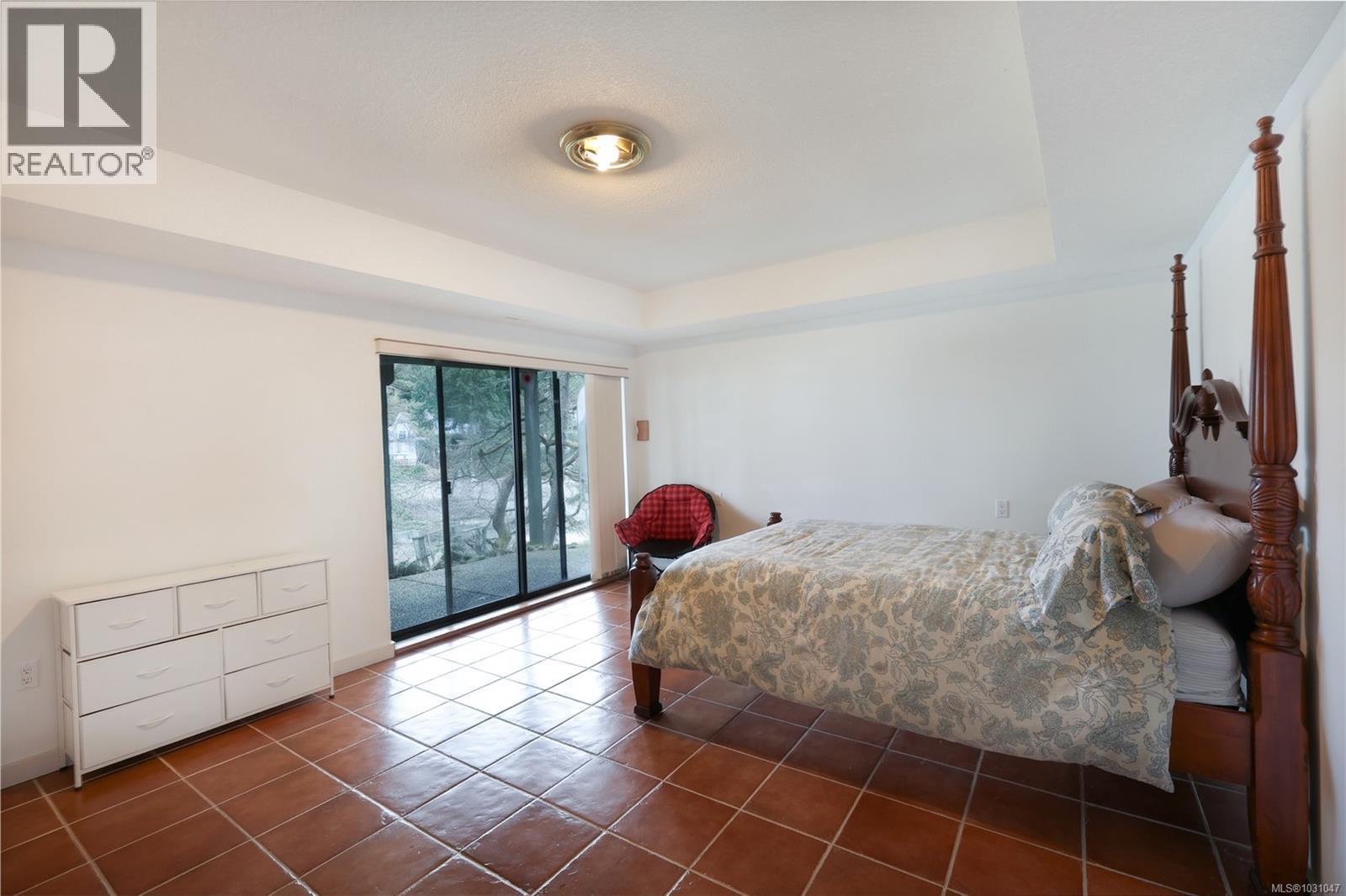 3610 OUTRIGGER RD - 27