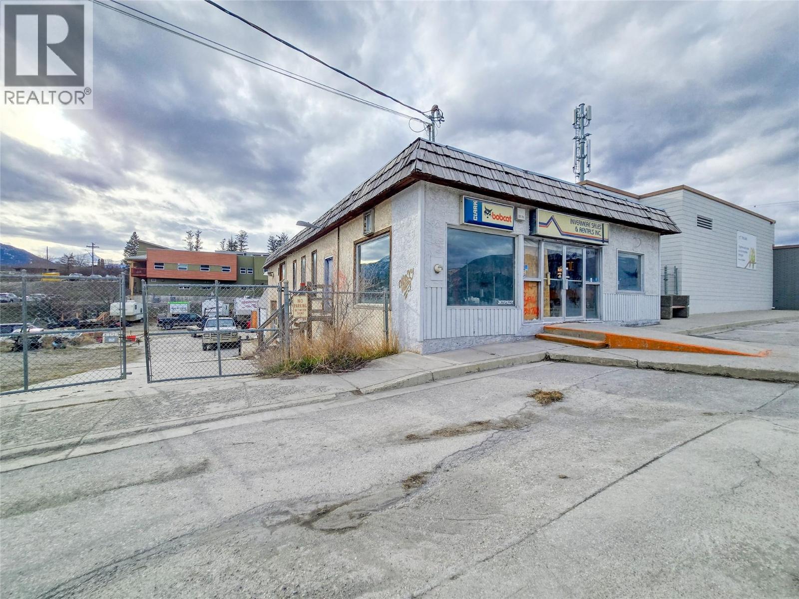  403 7th Avenue, Invermere