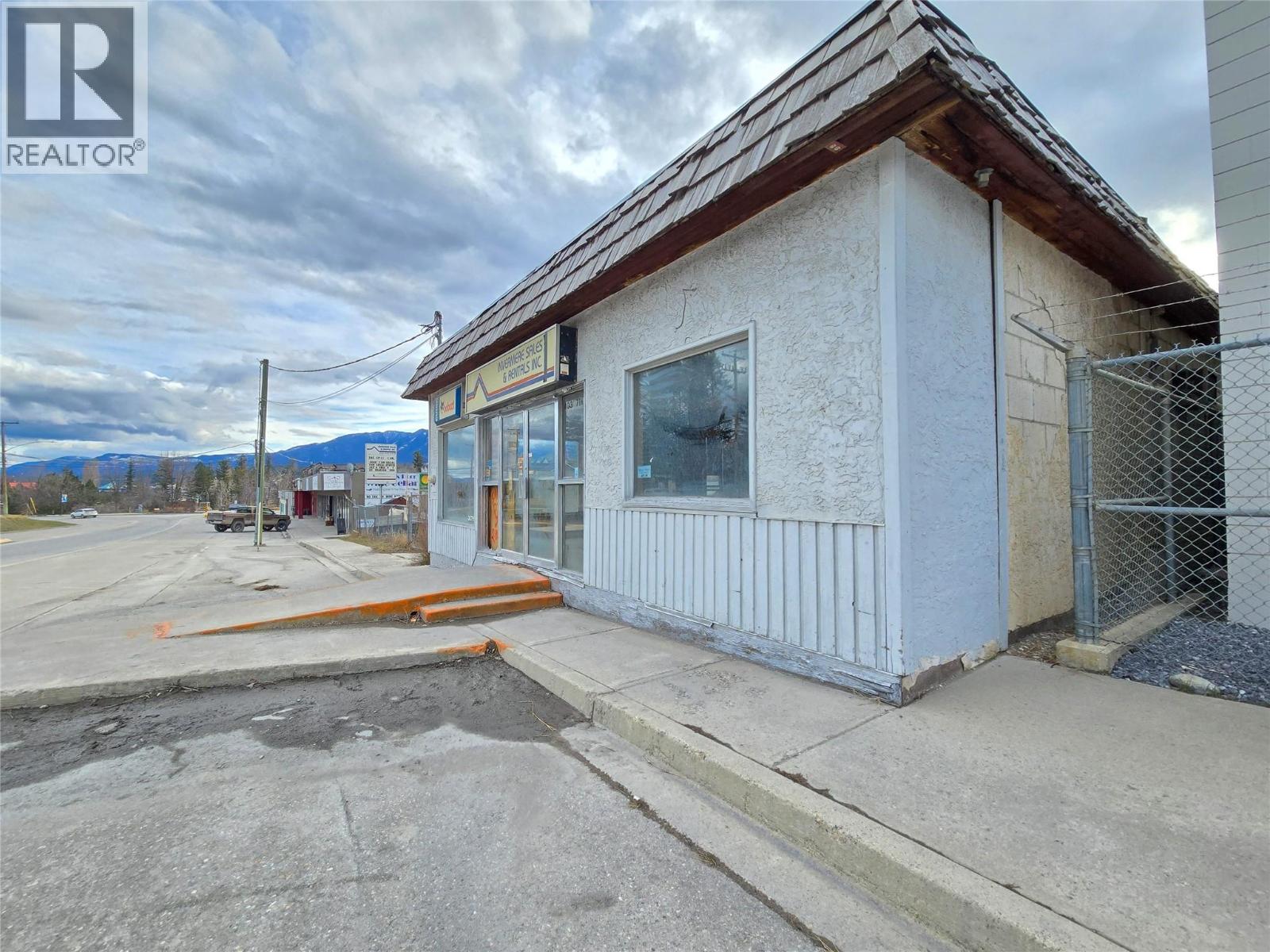  403 7th Avenue, Invermere