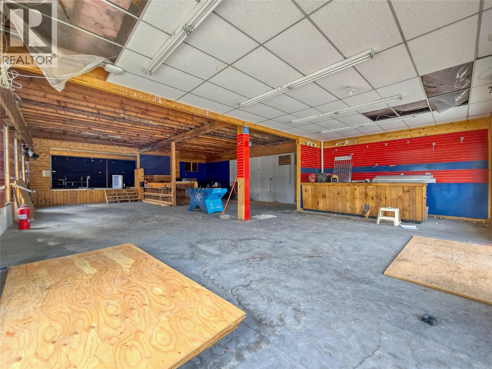  403 7th Avenue, Invermere