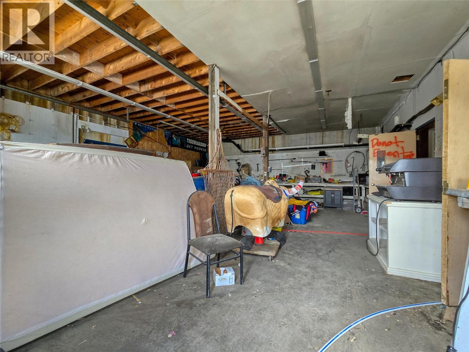  403 7th Avenue, Invermere