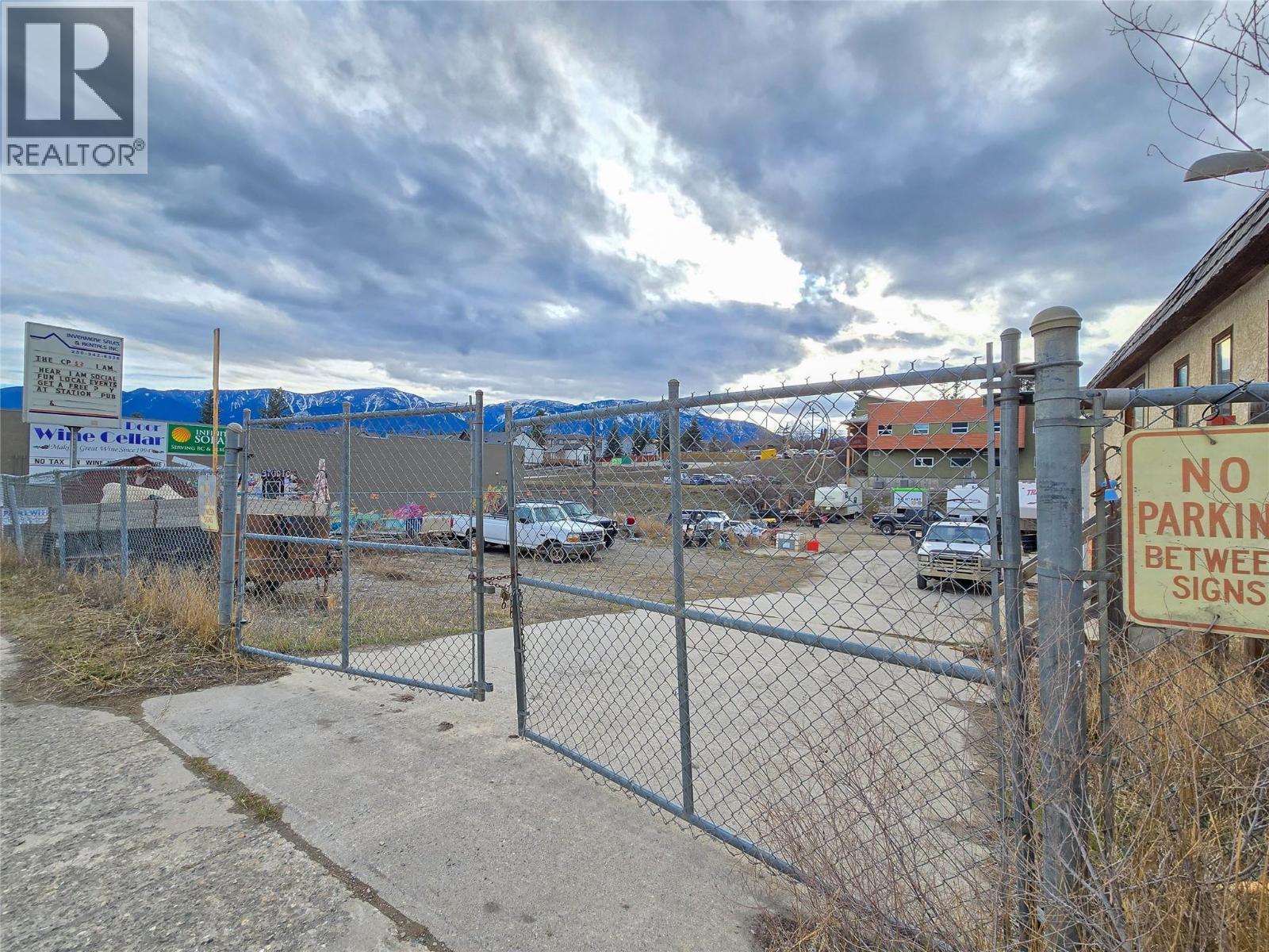  403 7th Avenue, Invermere