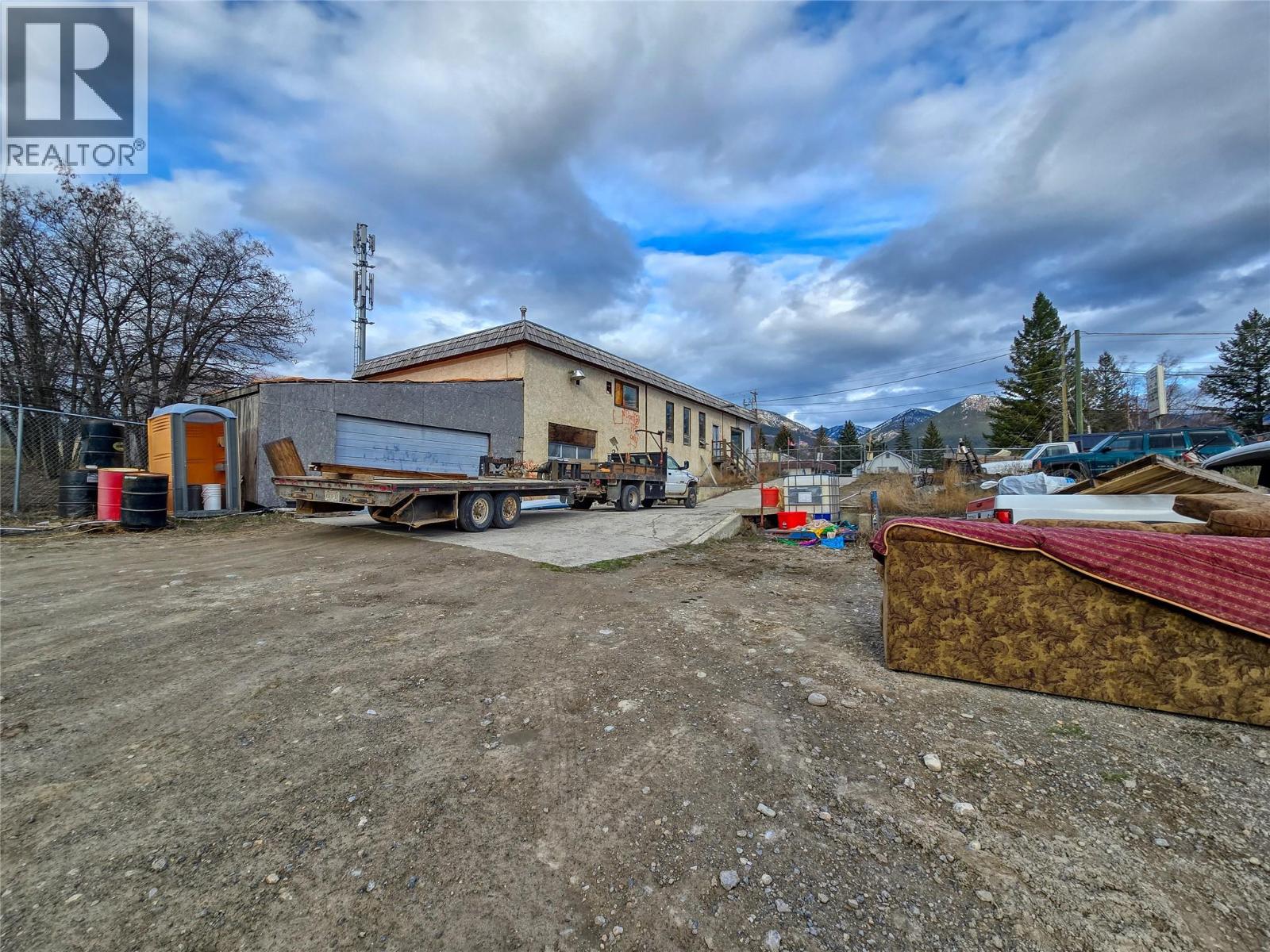  403 7th Avenue, Invermere