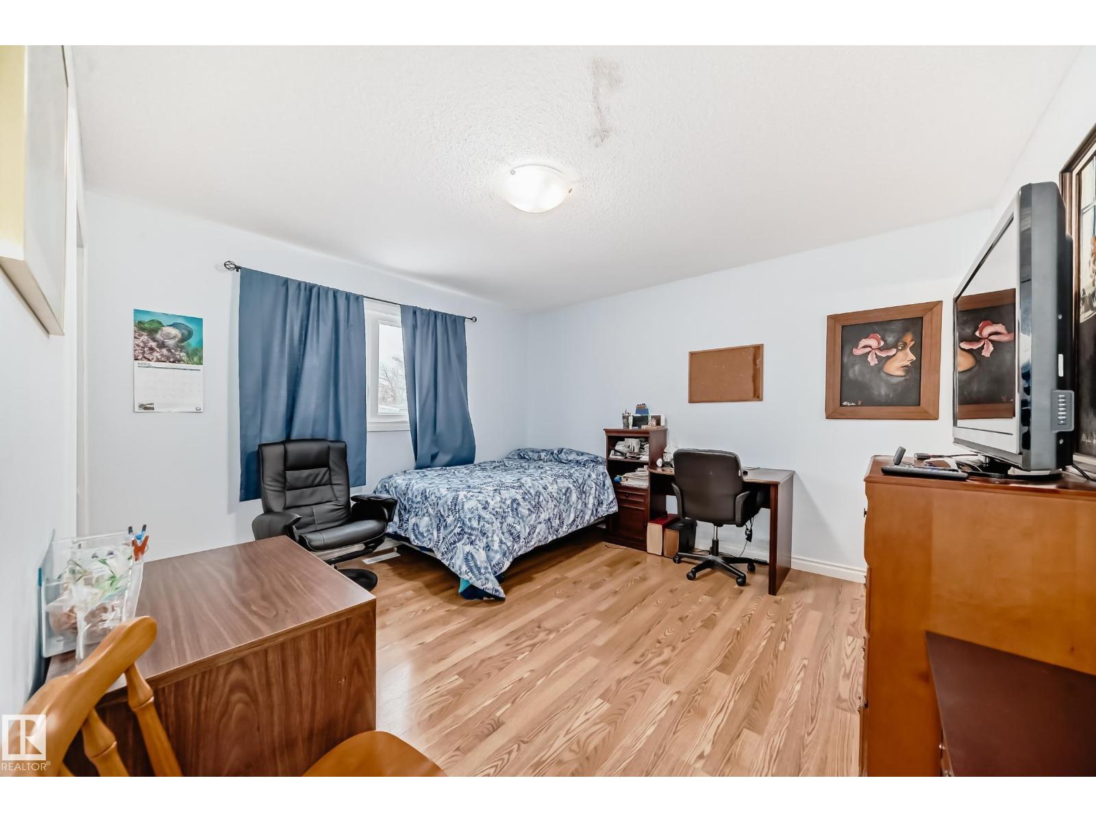 8811 38A AV NW, Edmonton