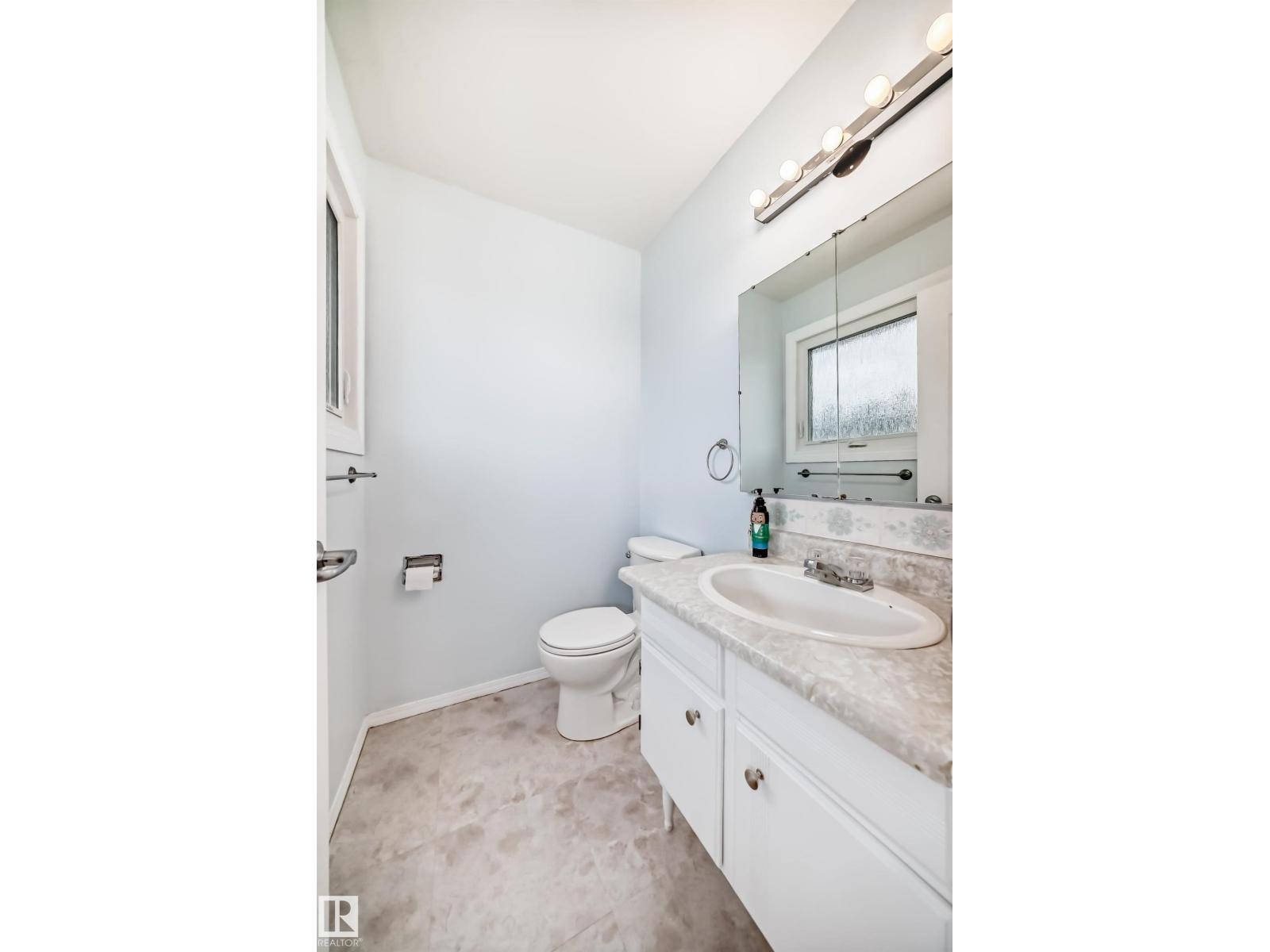 8811 38A AV NW, Edmonton