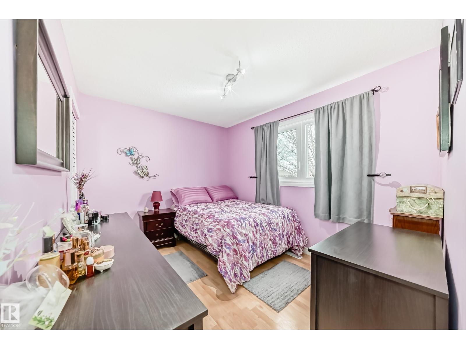 8811 38A AV NW, Edmonton