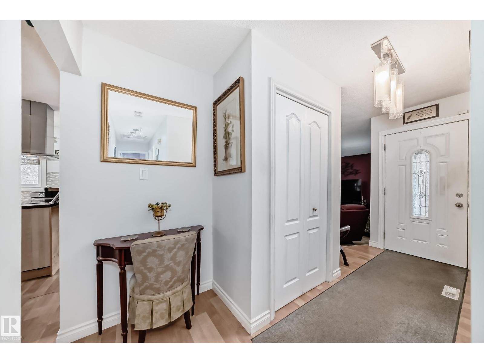 8811 38A AV NW, Edmonton