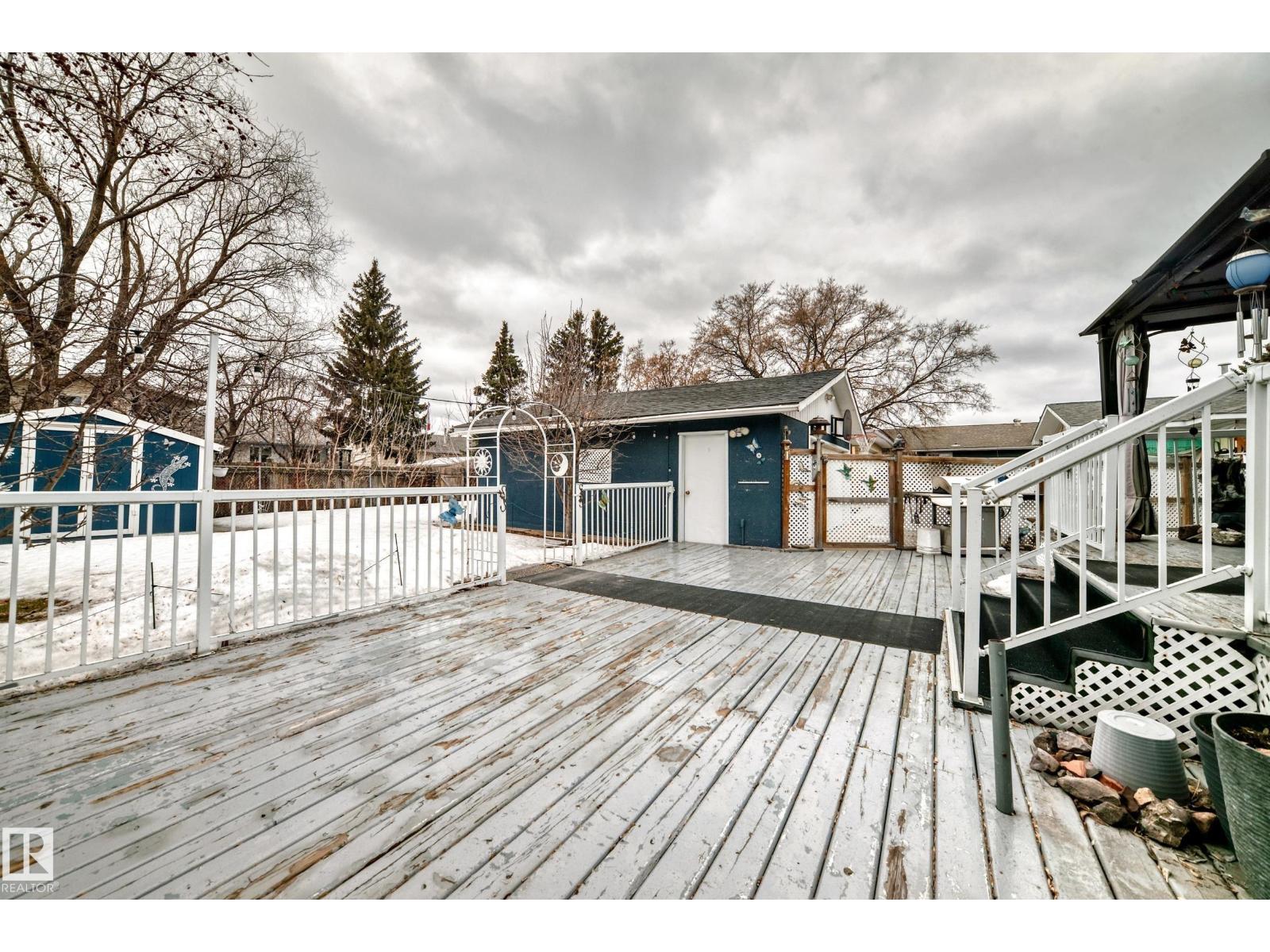 8811 38A AV NW, Edmonton