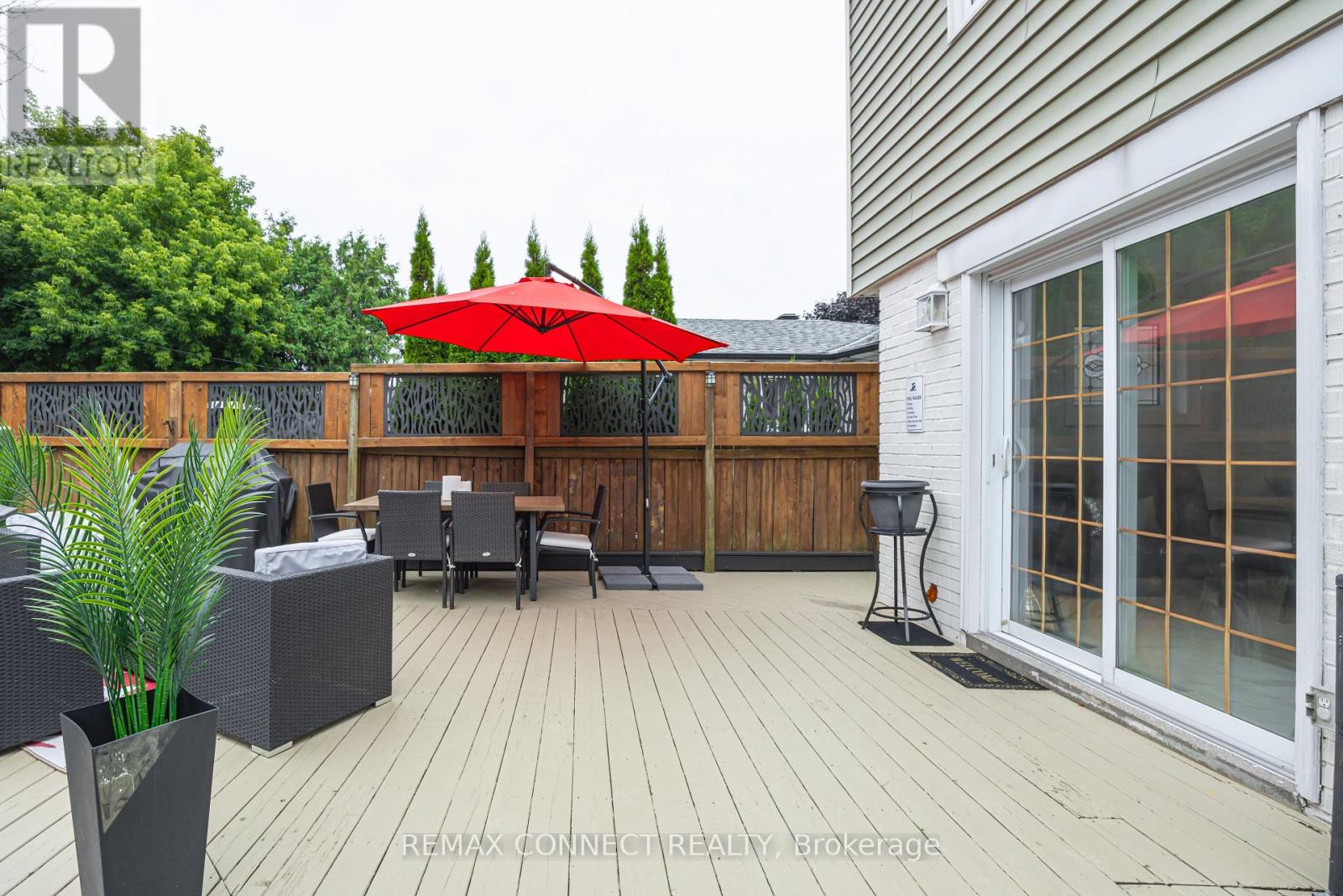 32 HARLAND CRESCENT - 41
