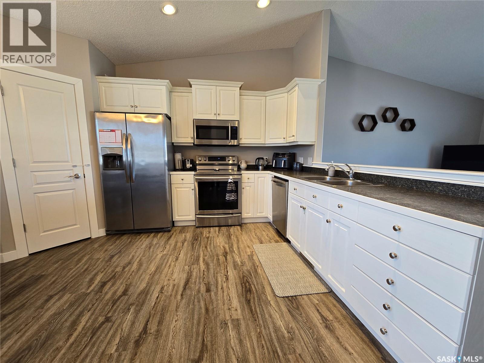 752 McTaggart DRIVE - photo 3