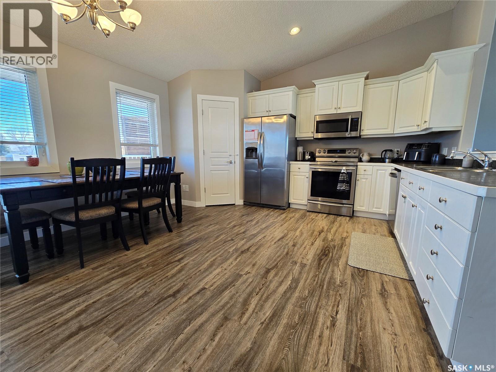 752 McTaggart DRIVE - photo 4