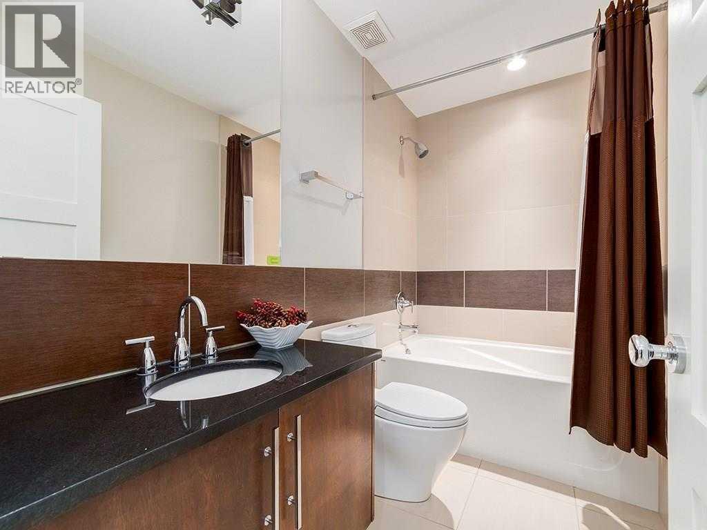 Single Family House for Sale in   Street West Hillhurst Calgary 