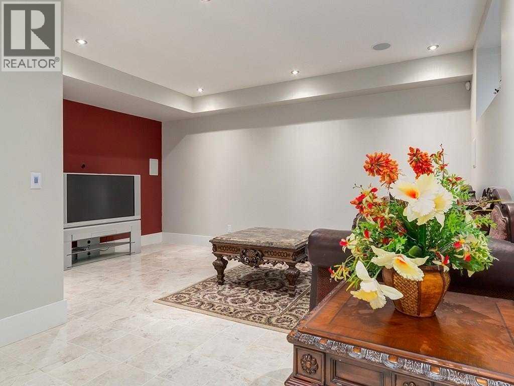 Single Family House for Sale in   Street West Hillhurst Calgary 