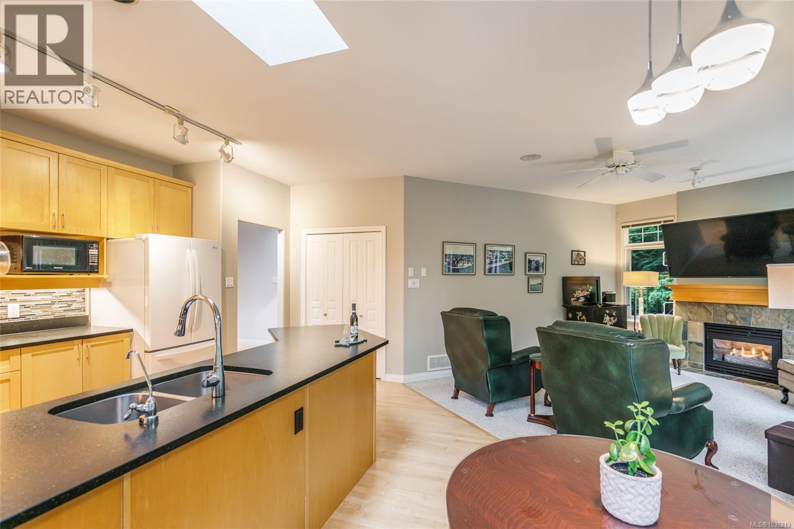 1266 SATURNA DR - 24