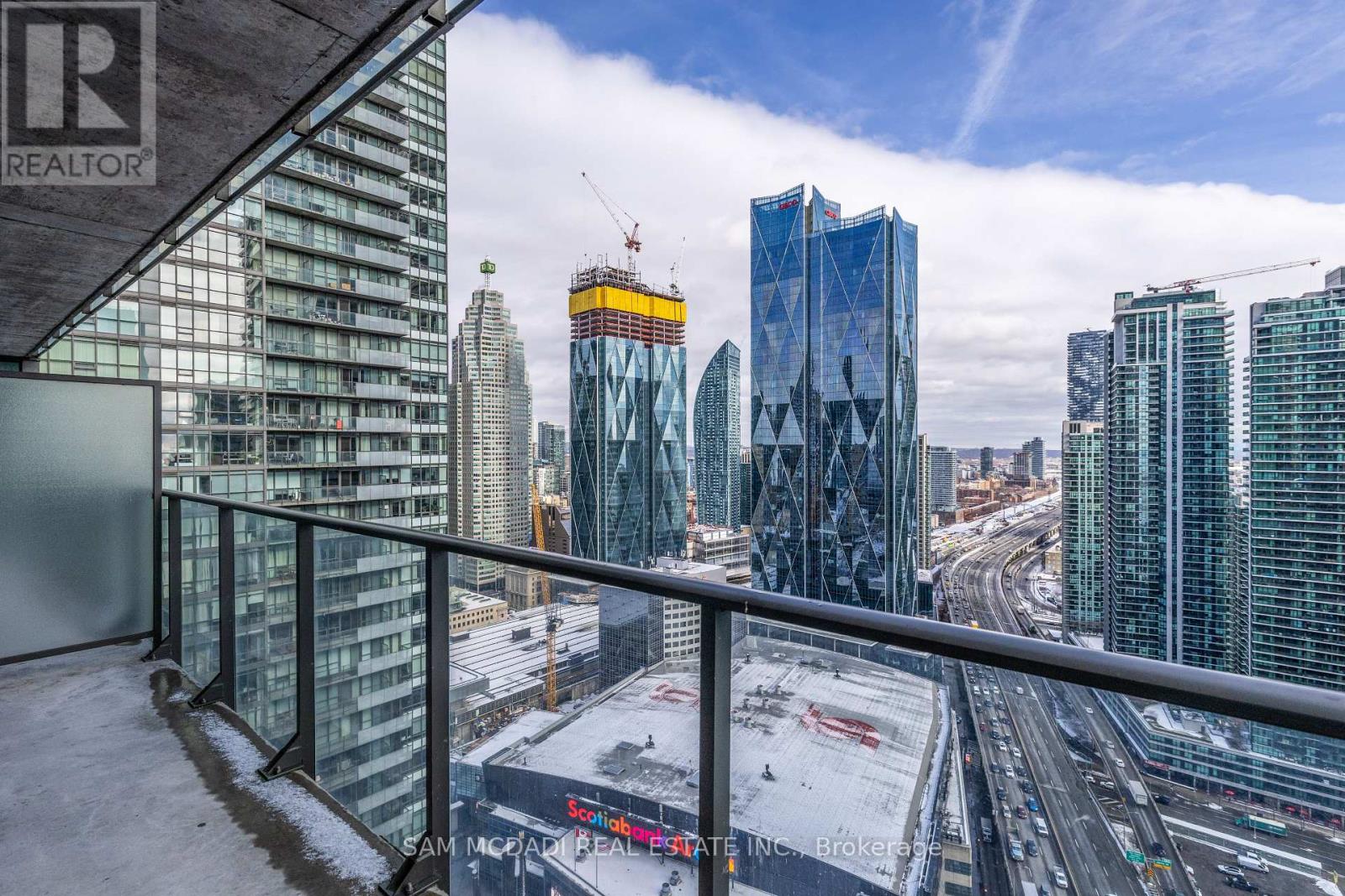 3407 - 55 BREMNER BOULEVARD