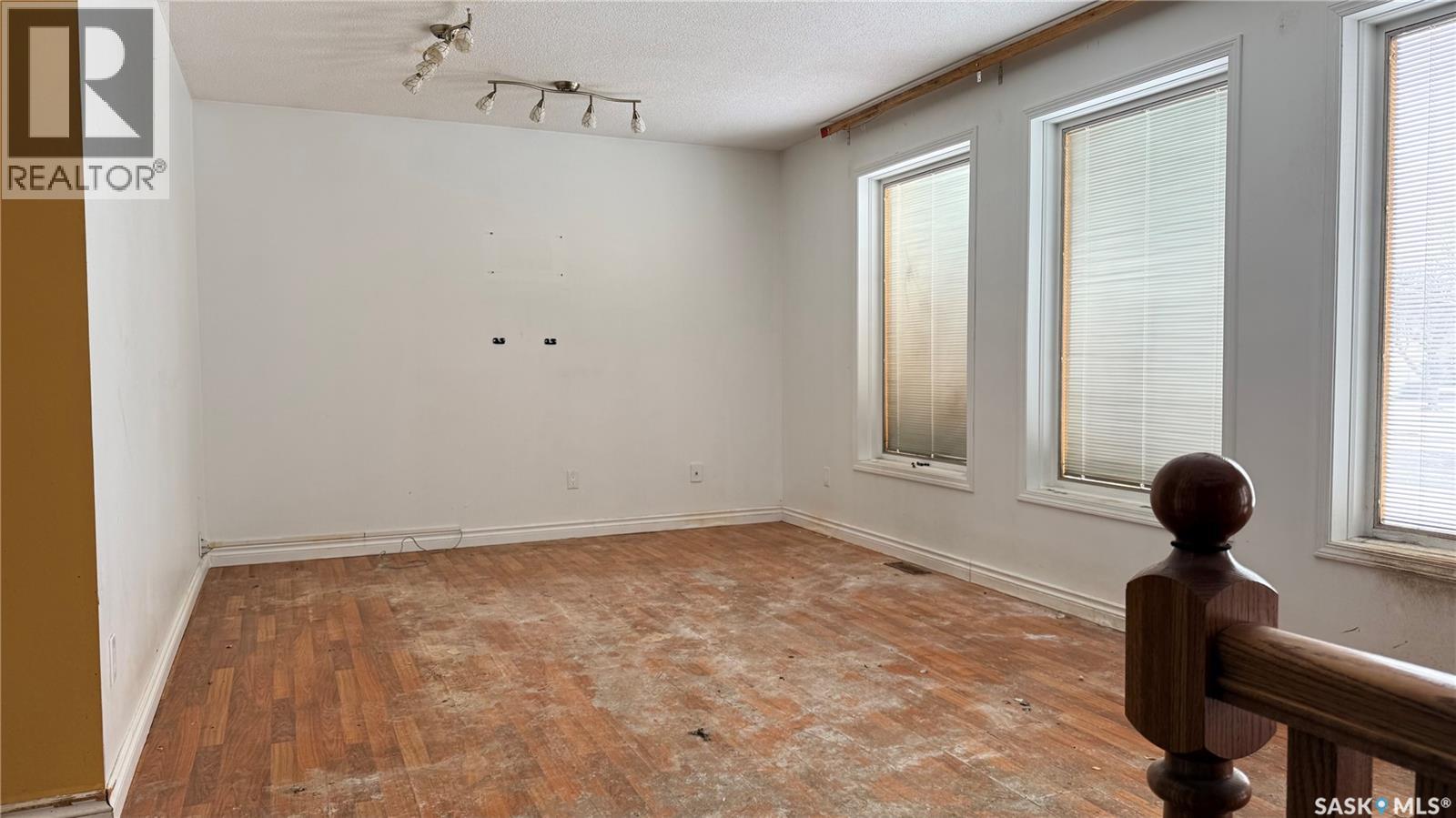468 Petterson DRIVE - Image 3