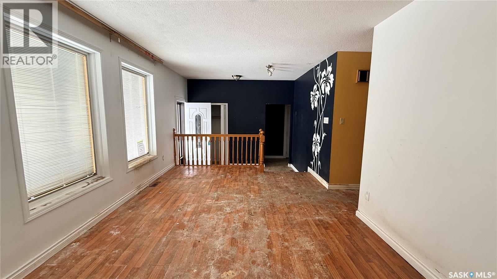 468 Petterson DRIVE - 4