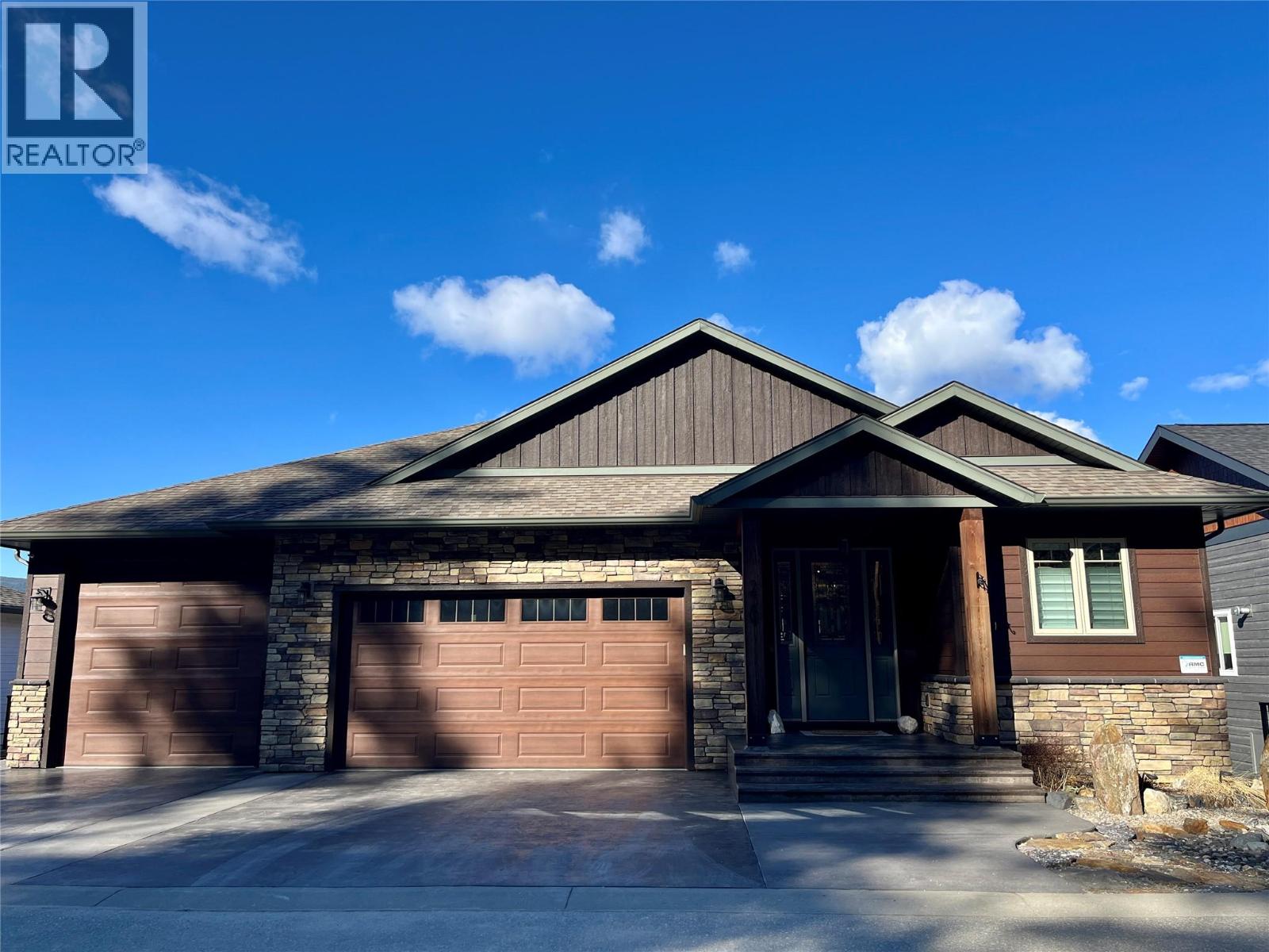 230 Sunset Drive, Sicamous