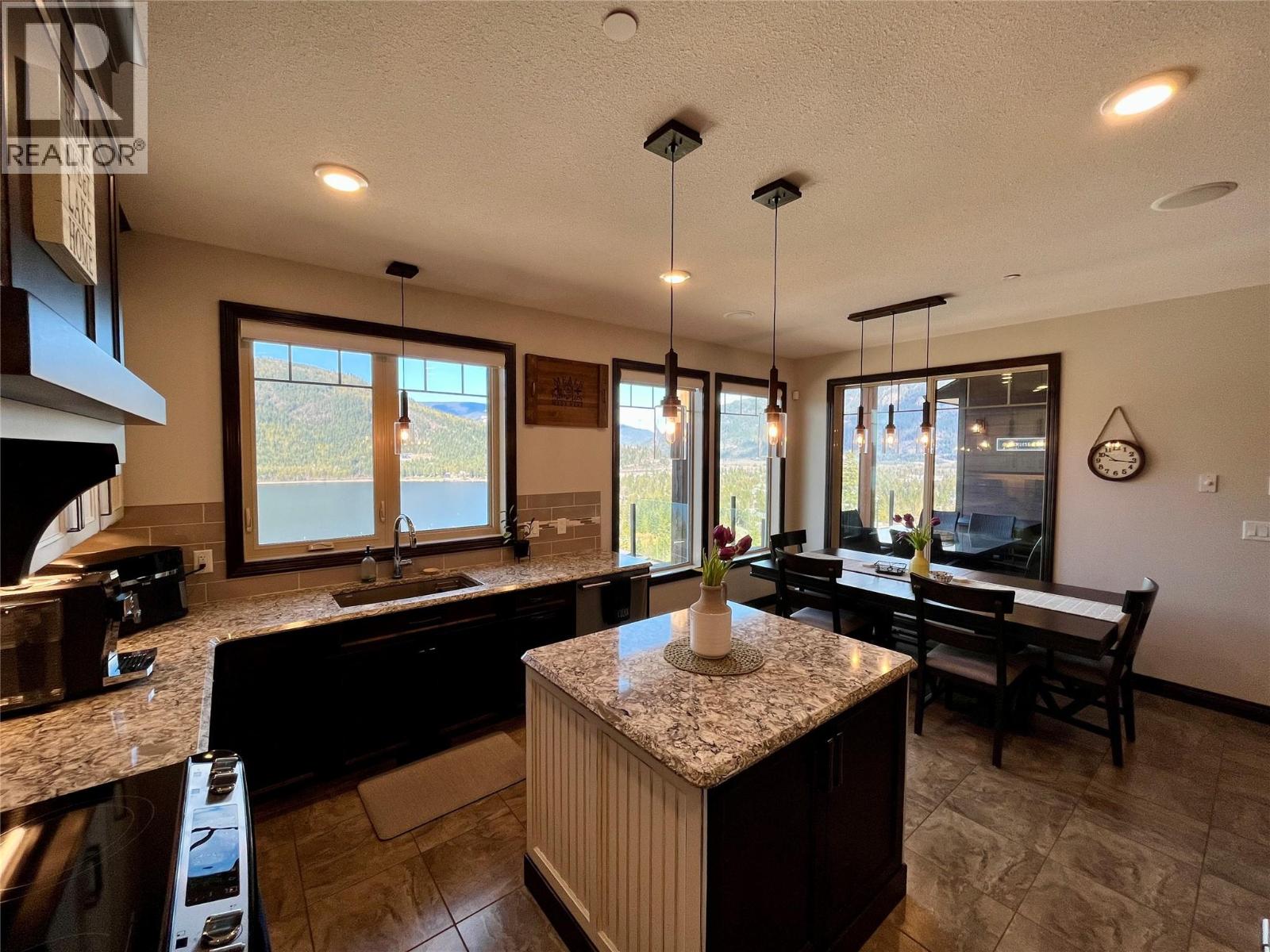 230 Sunset Drive, Sicamous