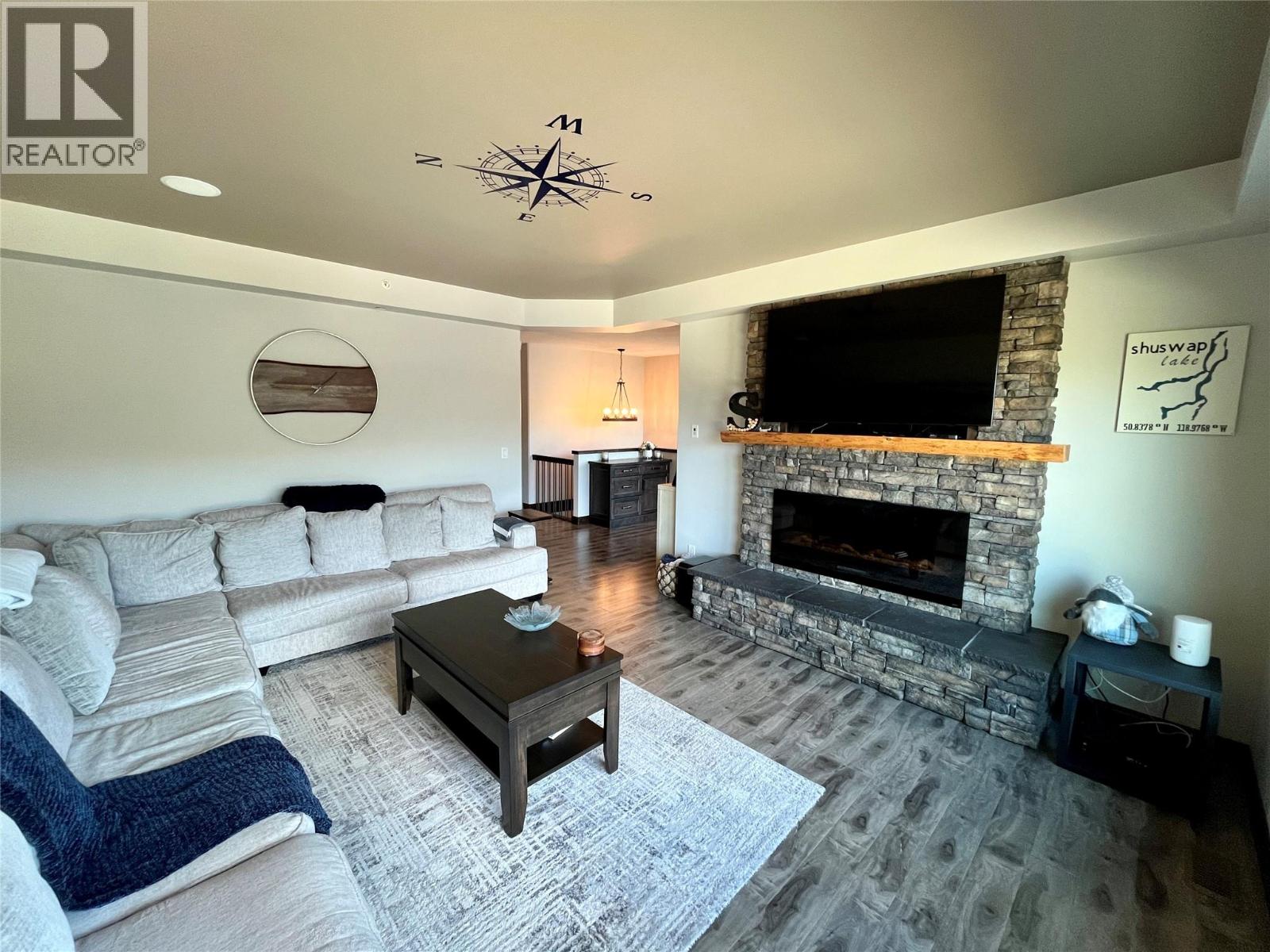 230 Sunset Drive, Sicamous