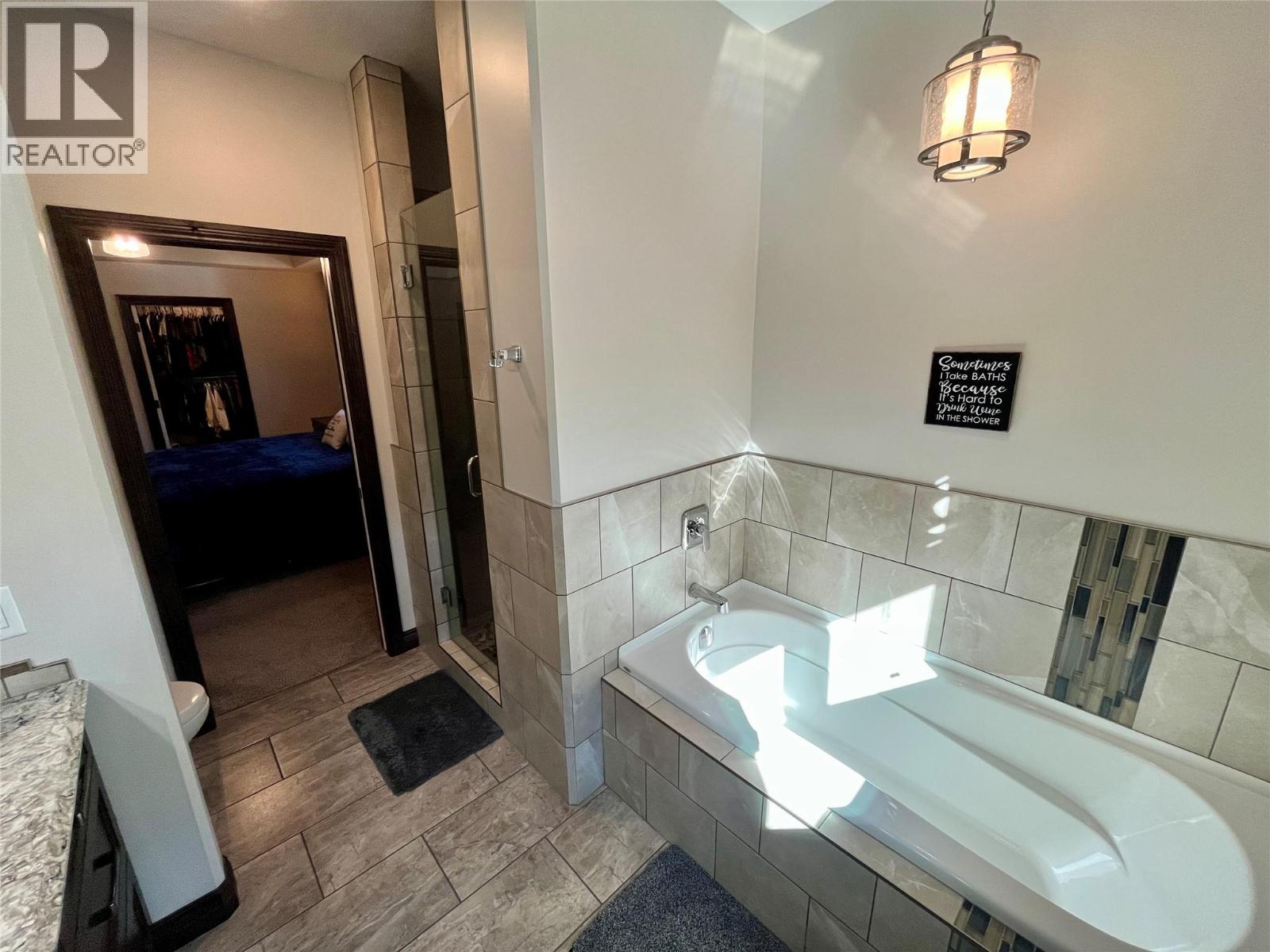 230 Sunset Drive, Sicamous