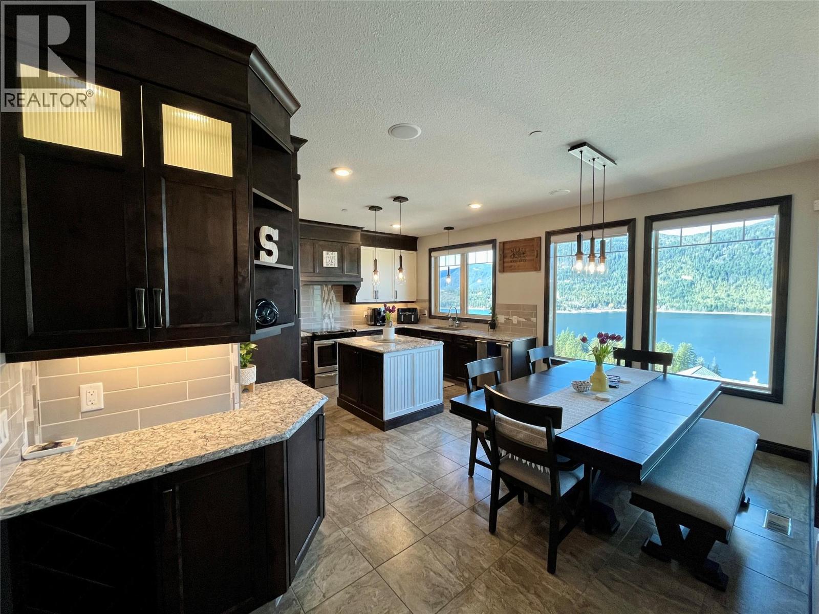 230 Sunset Drive, Sicamous