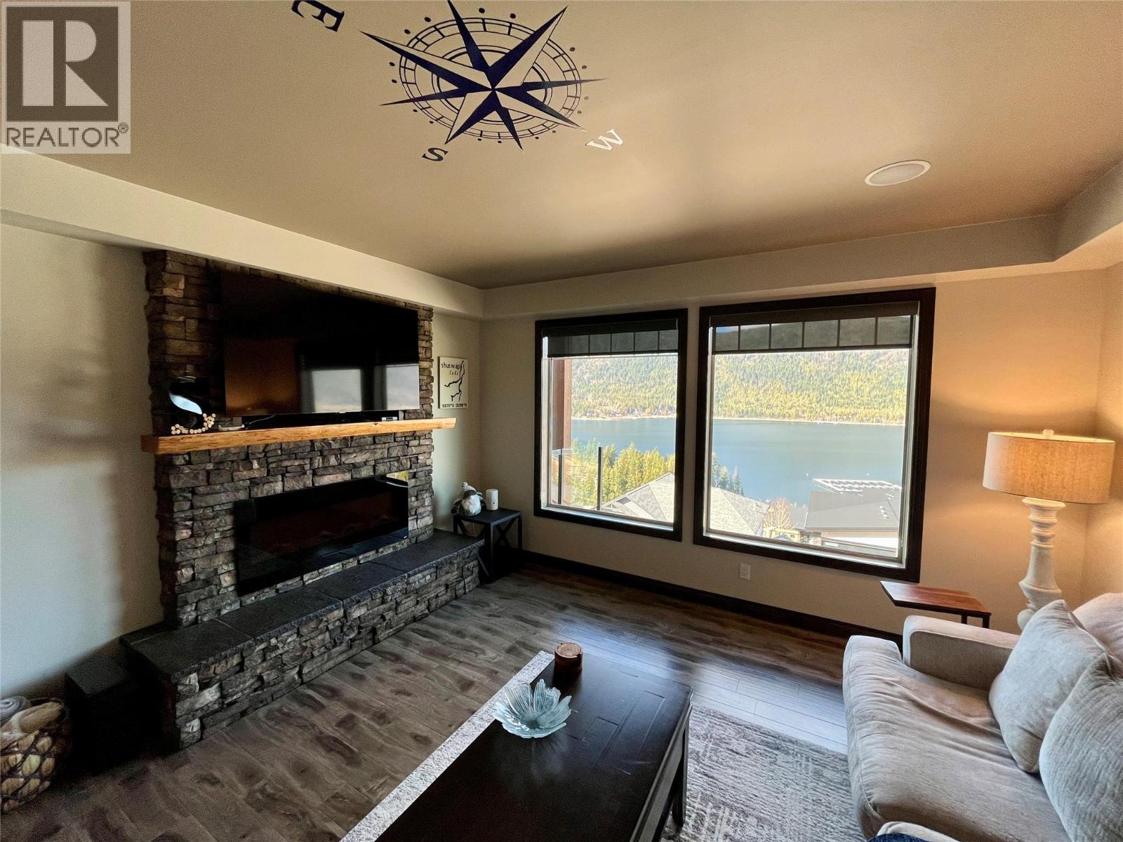 230 Sunset Drive, Sicamous