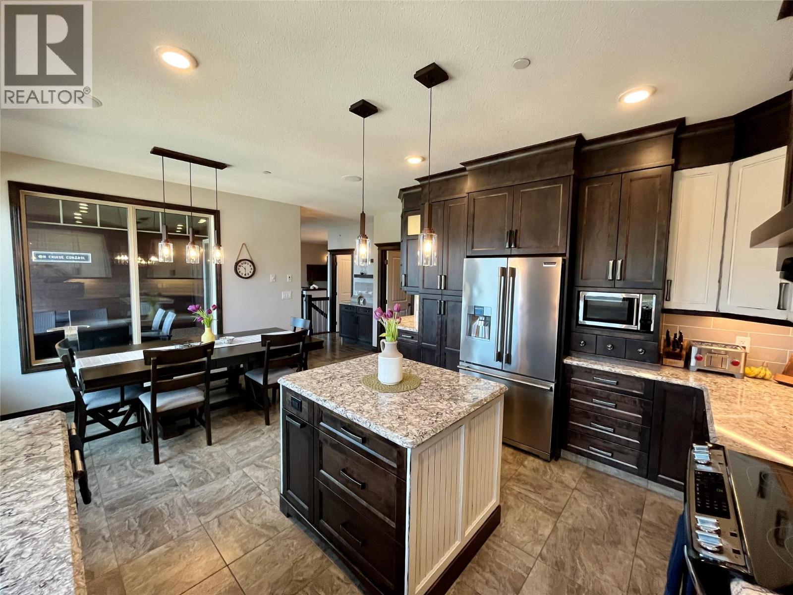 230 Sunset Drive, Sicamous