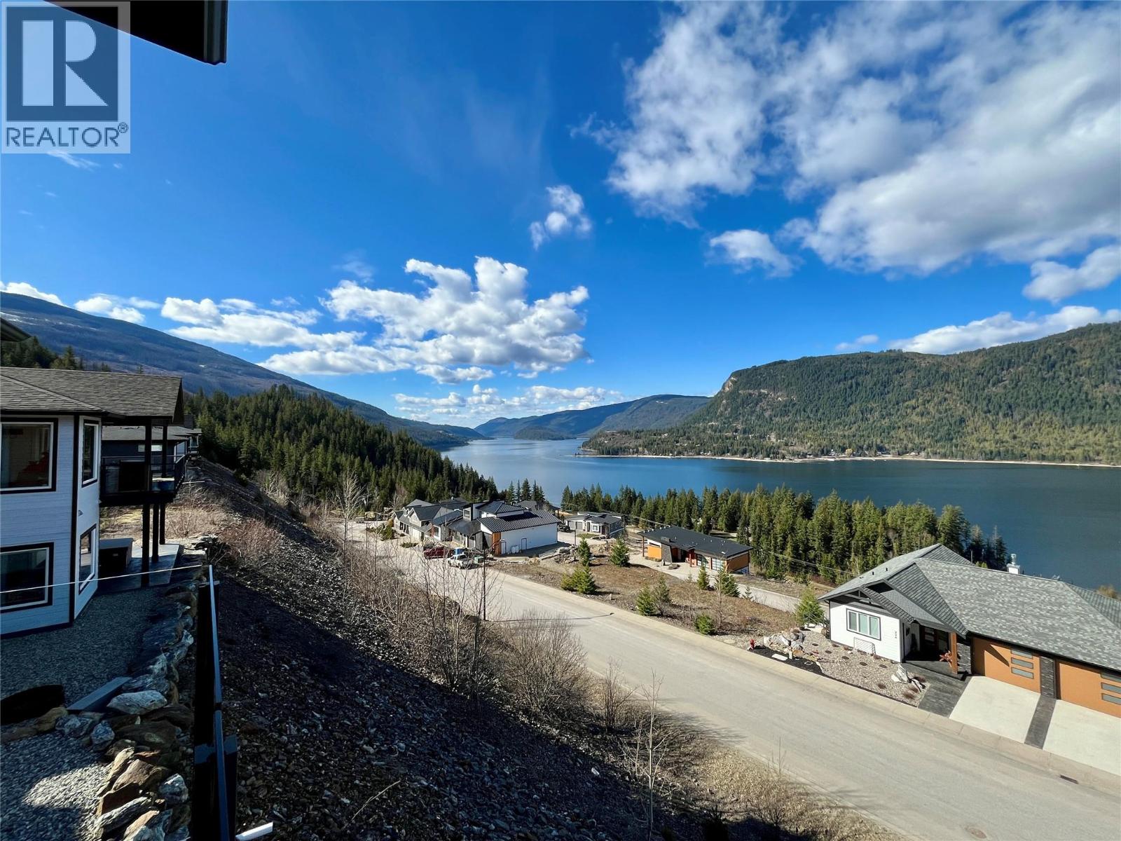 230 Sunset Drive, Sicamous