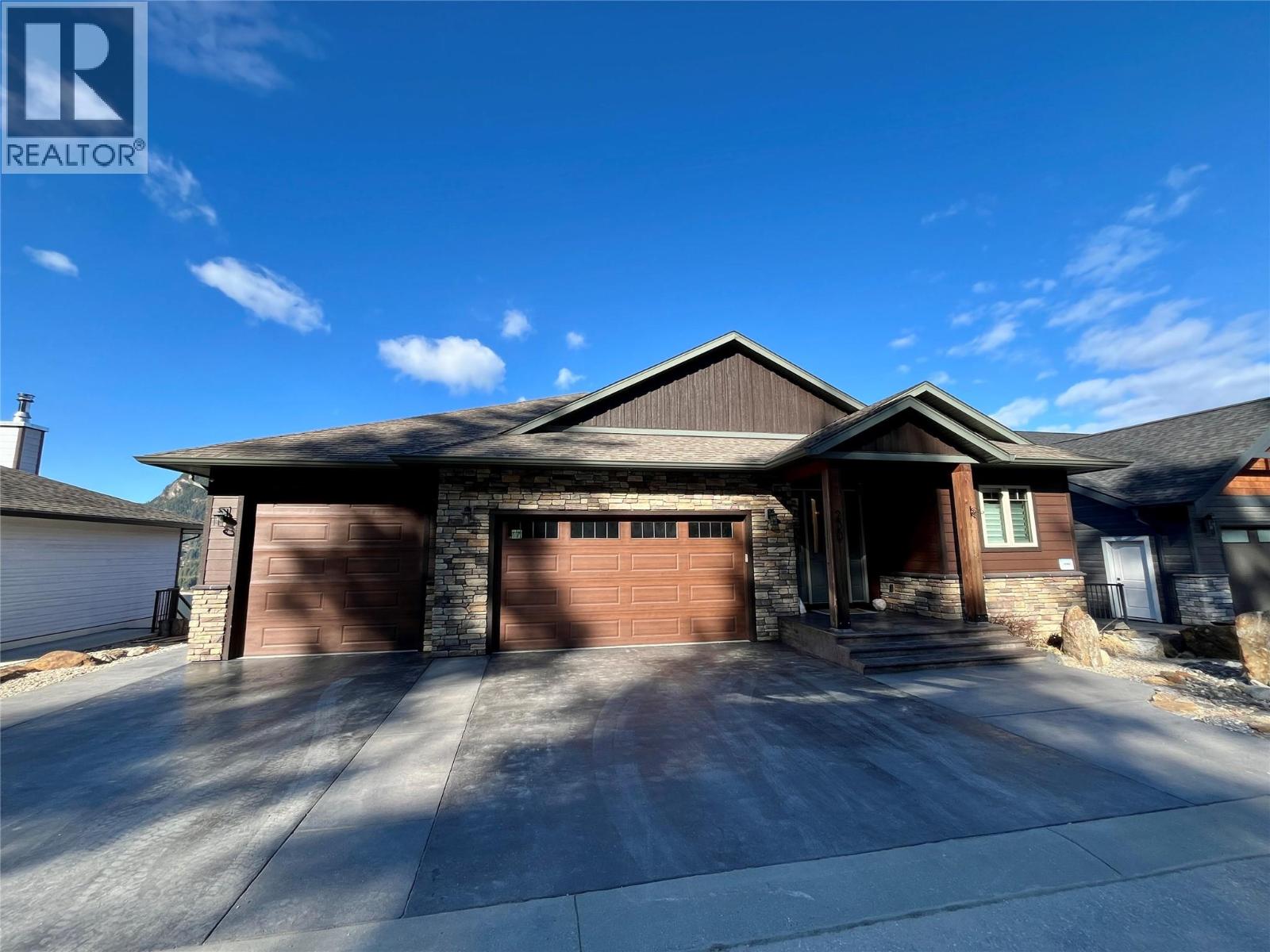  230 Sunset Drive, Sicamous