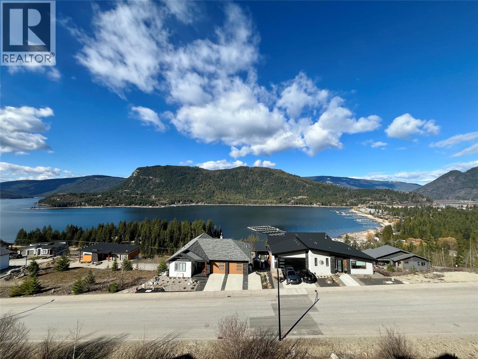 230 Sunset Drive, Sicamous