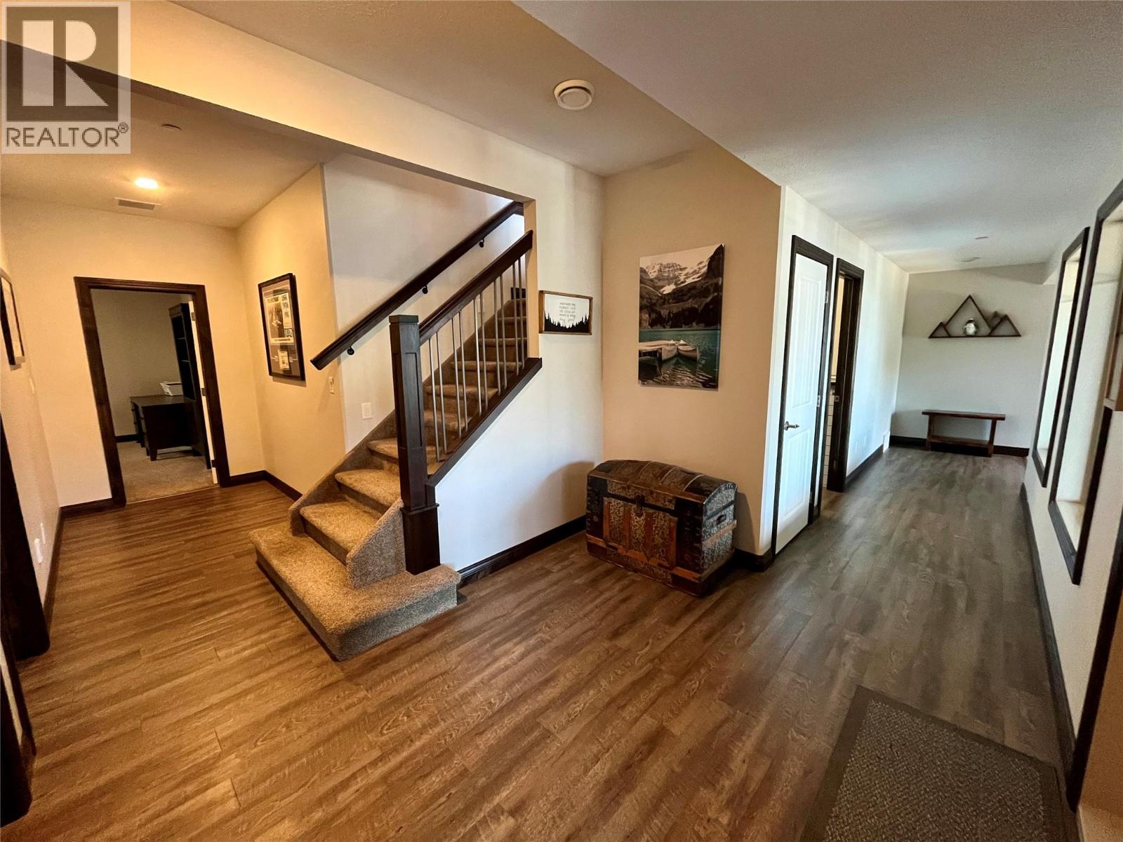 230 Sunset Drive, Sicamous