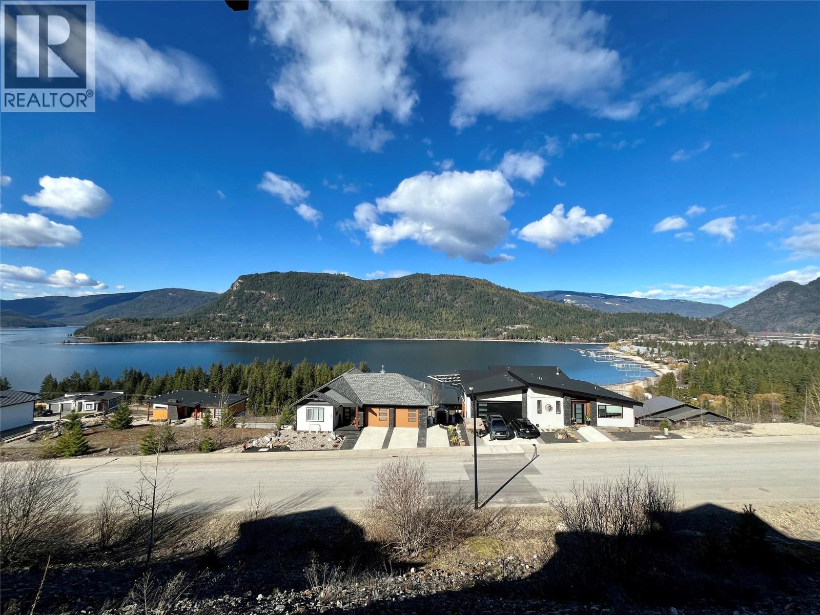 230 Sunset Drive, Sicamous