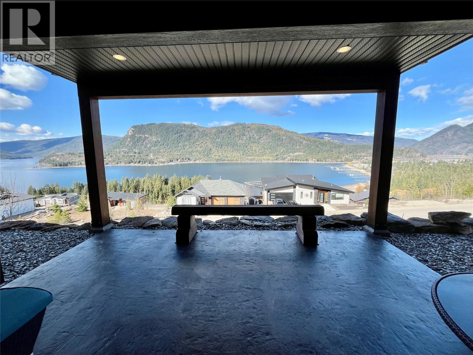 230 Sunset Drive, Sicamous