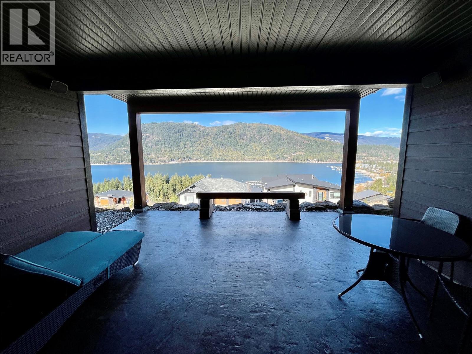 230 Sunset Drive, Sicamous