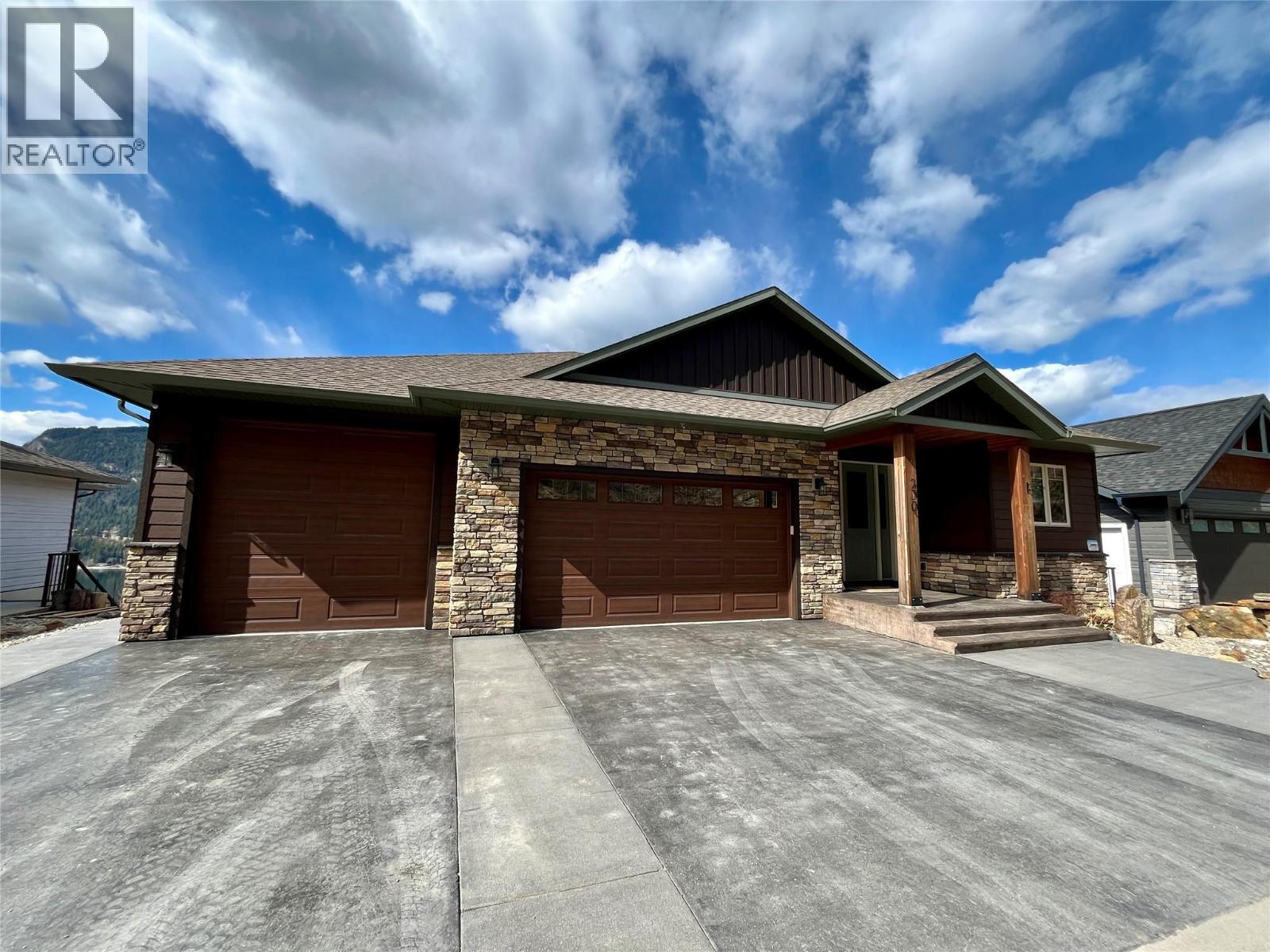 230 Sunset Drive, Sicamous